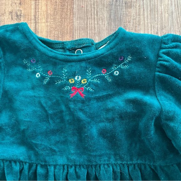 Carters Vintage Green Velour Romper Christmas Embroidered Size 18 Months - Picture 2 of 7